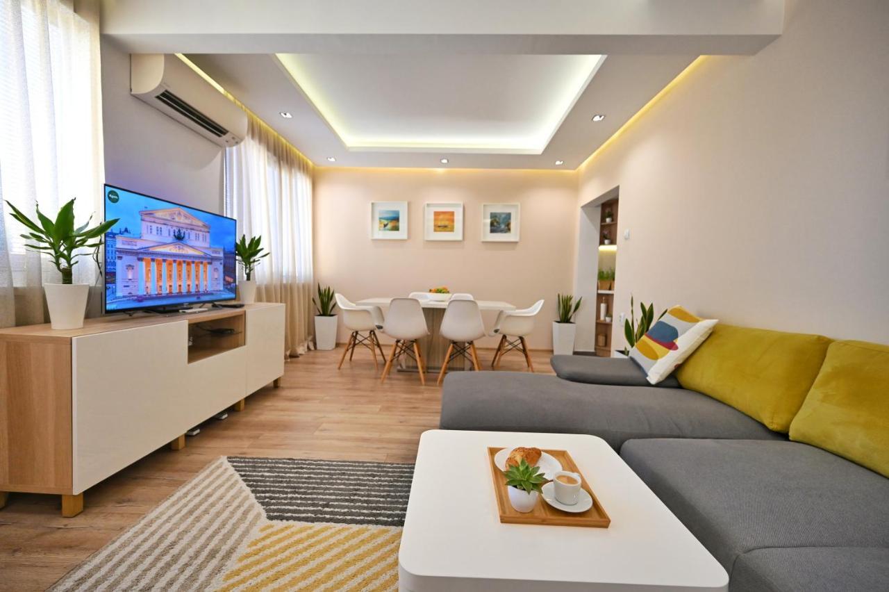 Modern Central 2-Bedroom Apartment With Parking Varna Dış mekan fotoğraf
