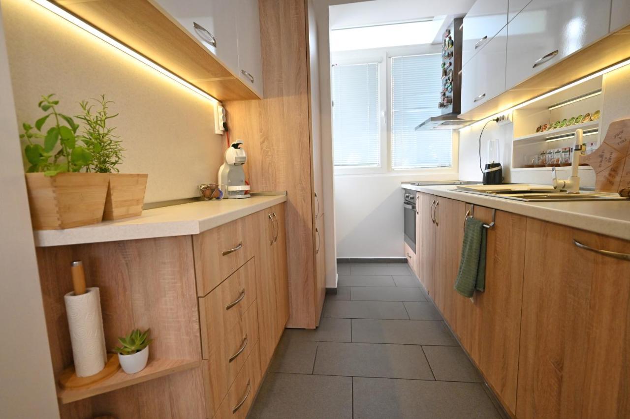 Modern Central 2-Bedroom Apartment With Parking Varna Dış mekan fotoğraf