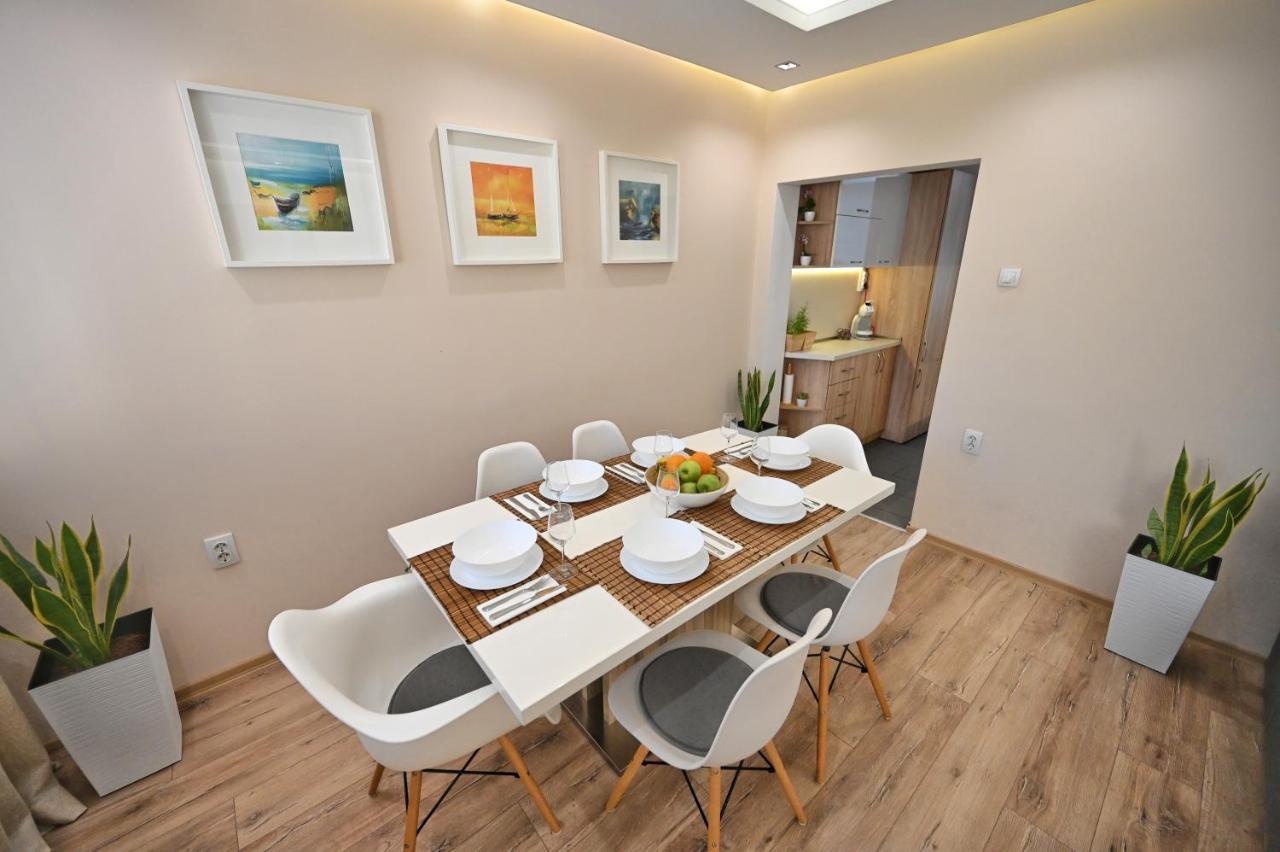 Modern Central 2-Bedroom Apartment With Parking Varna Dış mekan fotoğraf