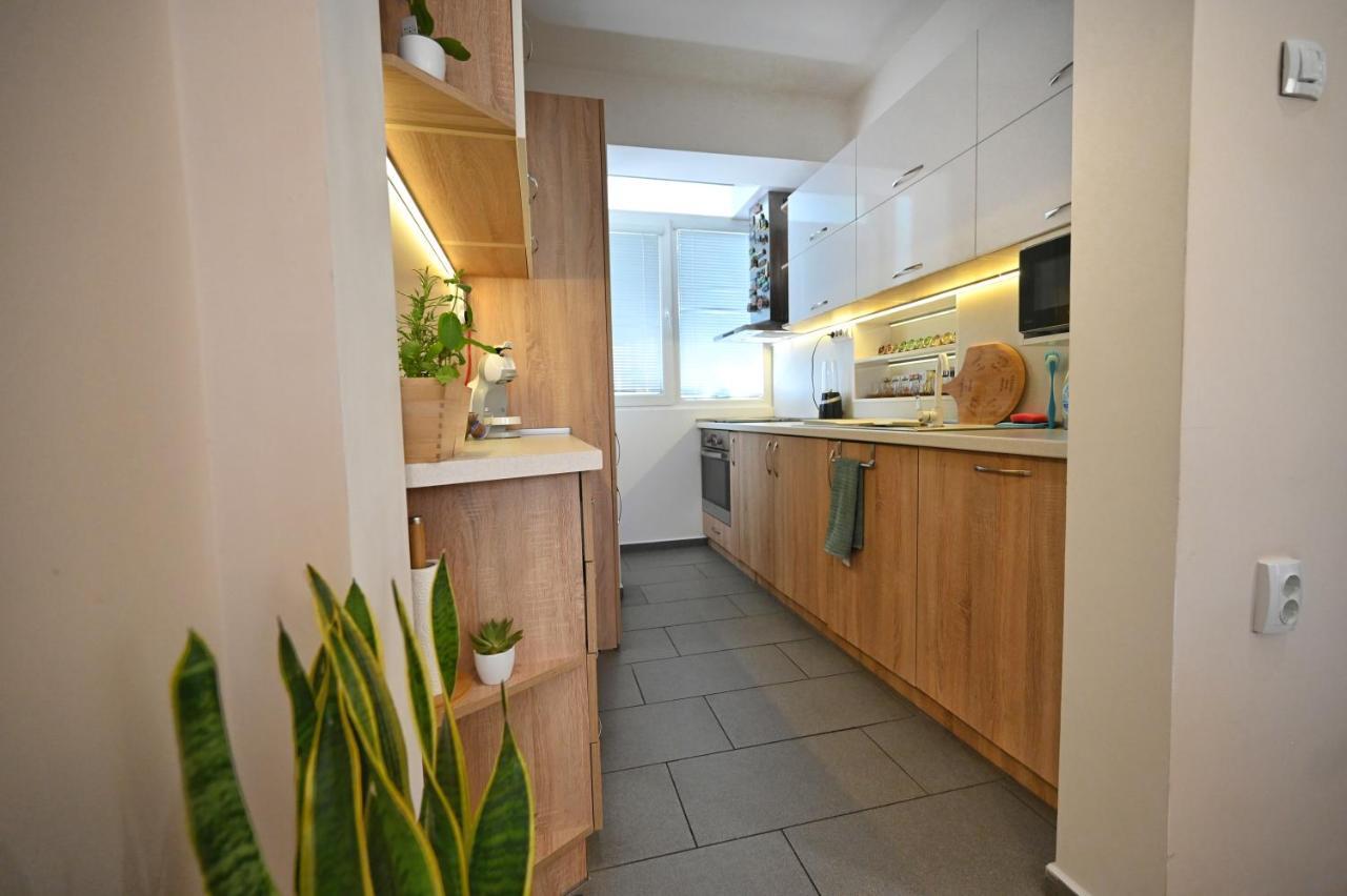 Modern Central 2-Bedroom Apartment With Parking Varna Dış mekan fotoğraf