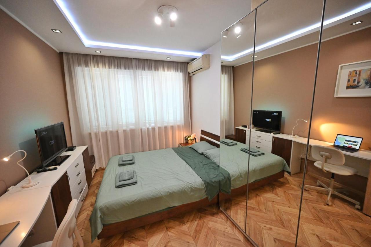 Modern Central 2-Bedroom Apartment With Parking Varna Dış mekan fotoğraf