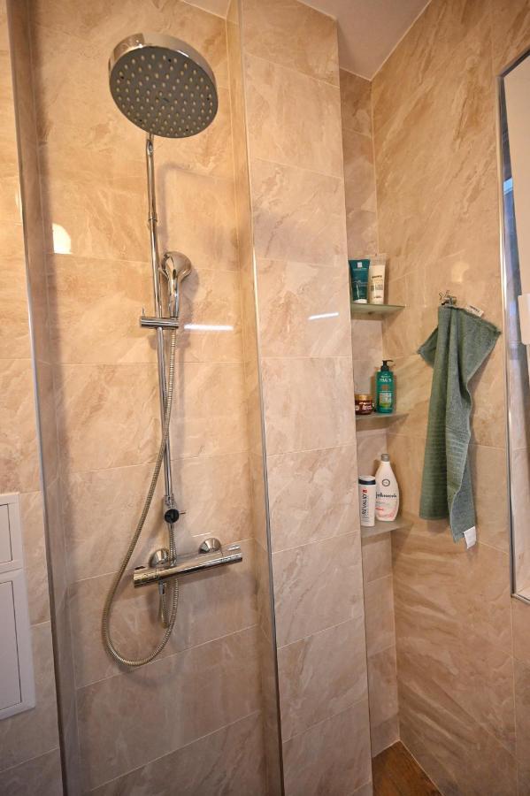 Modern Central 2-Bedroom Apartment With Parking Varna Dış mekan fotoğraf